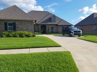 8818 Reserve Oak Ave, Zachary, LA 70791