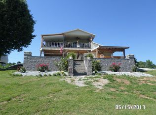 1003 W C Pickett Rd, Clifton, TN 38425