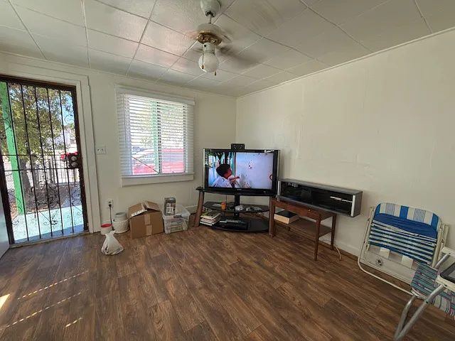2 bed, 572 sqft, $1,800 — Photo 1