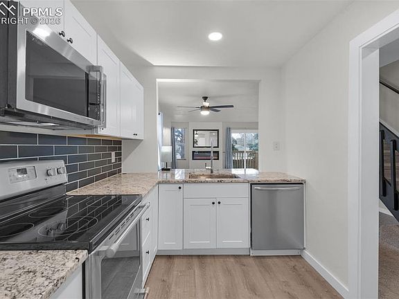 2nd image of 532 Shady Crest Cir