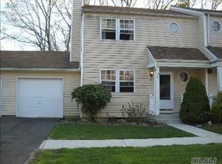 28 Franklin Commons, Yaphank, NY 11980