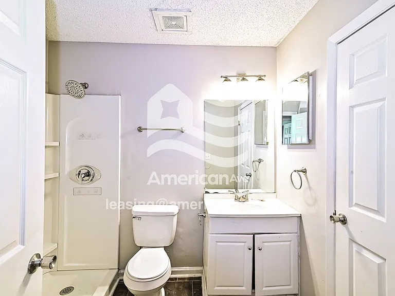 1621_010_main_bathroom_11.jpg