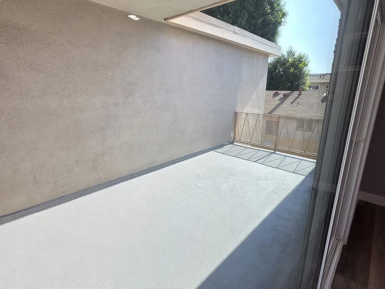 Oxnard Gardens — Photo 6