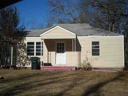 2nd image of 102 Charles Cir