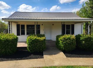 2176 Old McKenzie Hwy, Paris, TN 38242