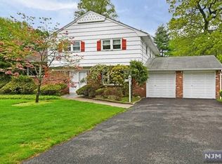 111 Beechwood Rd, Oradell, NJ 07649