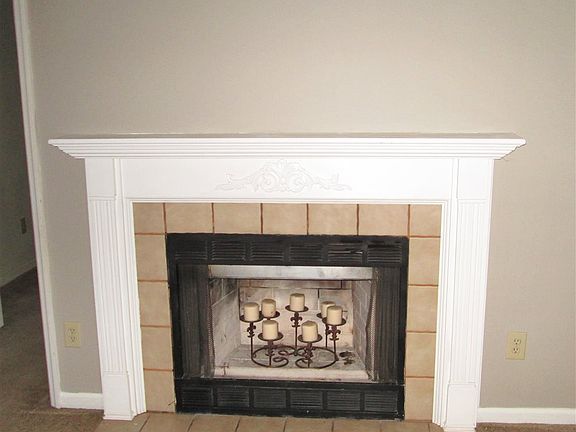 2nd image of 2681 Idlebrook Cir