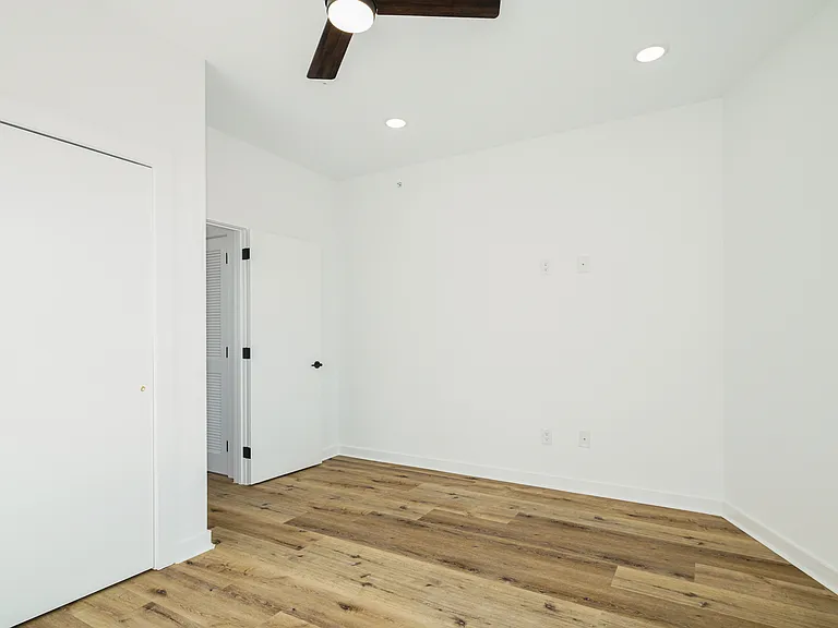 1701 S 24th St #3 — Photo 12