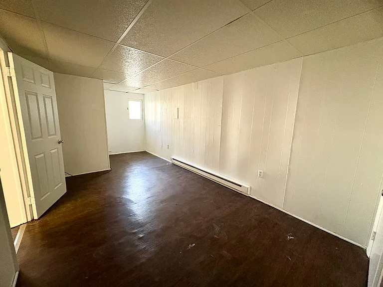 534 W Market Street — Photo 12