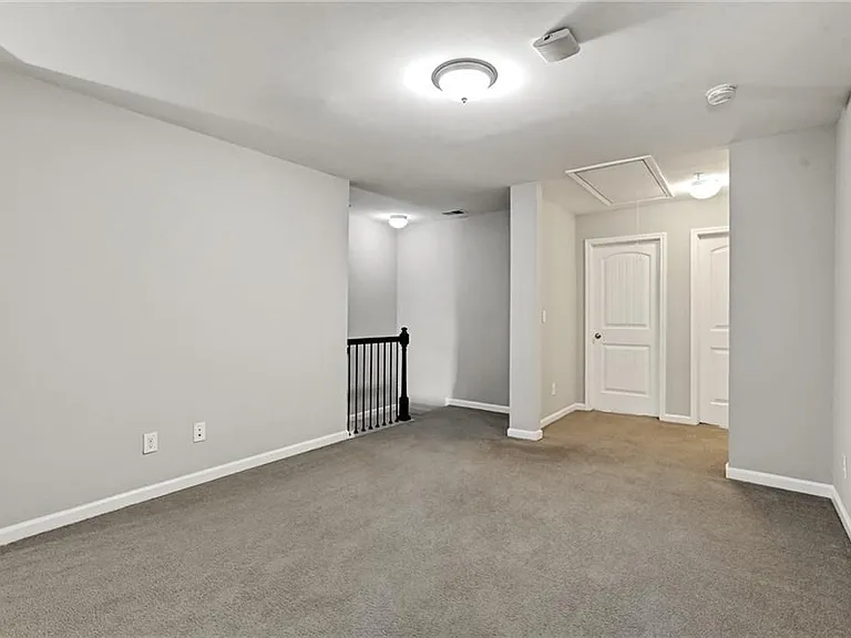 1237 Foxcroft Ln — Photo 23
