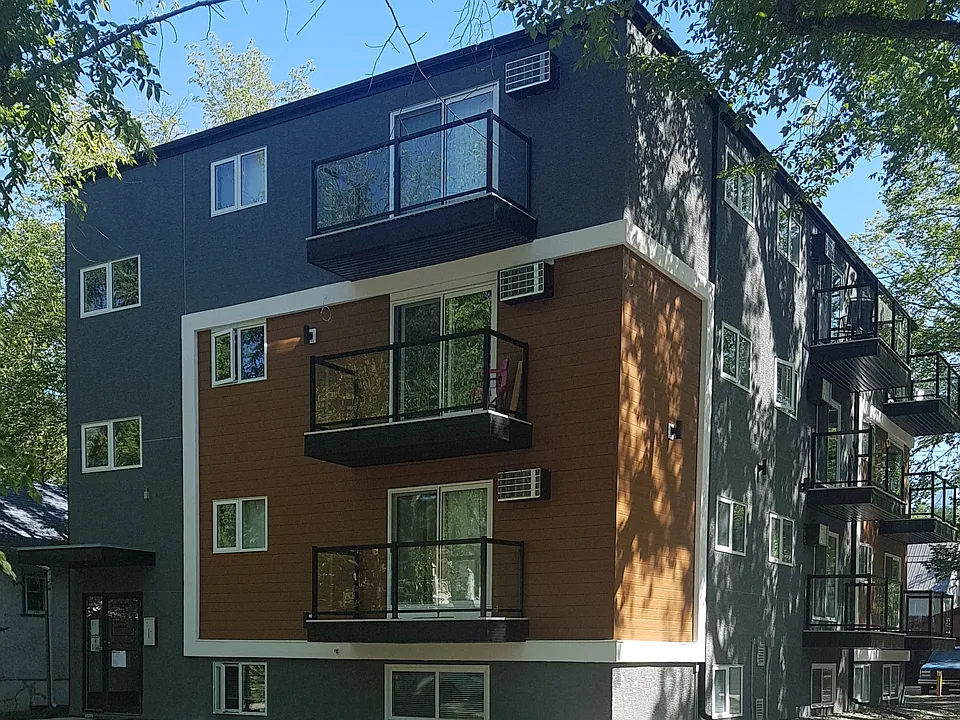 302 Main St
