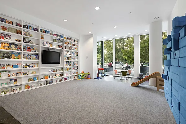 Rented by Compass | media 7