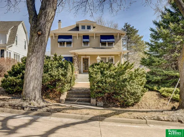 1211 N 53rd St, Omaha, NE 68132