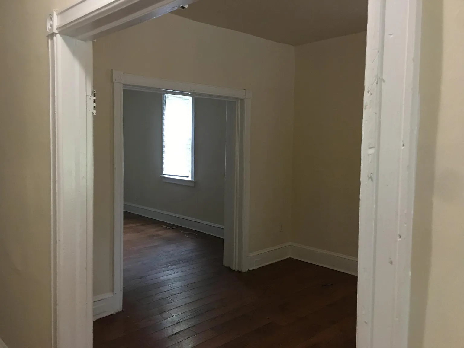 6 bed, 2200 sqft, $3,900 — Photo 2