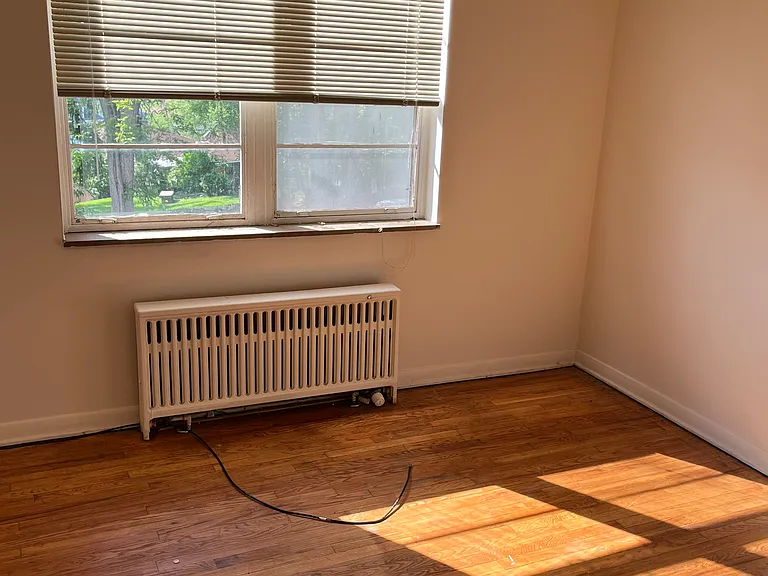 2222 Broadway Ave #203 — Photo 6