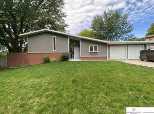 4221 S 32nd St, Lincoln, NE 68502