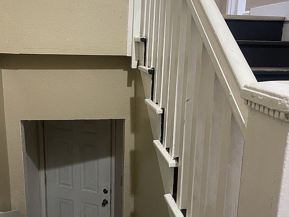 2nd image of 553 E Bourbonnais St #2