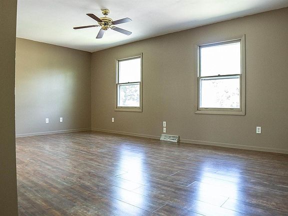 2nd image of 193 E 34th St APT 6