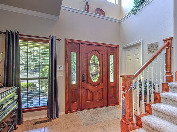 4th image of 644 Pinto Ln