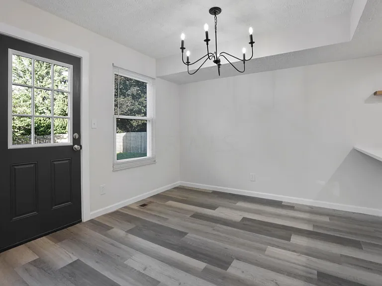 56 Green Bower Ln — Photo 4