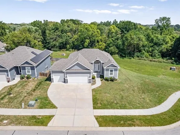 1719 Johnston St, Liberty, MO 64068