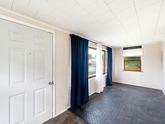 4th image of 520 Oak St