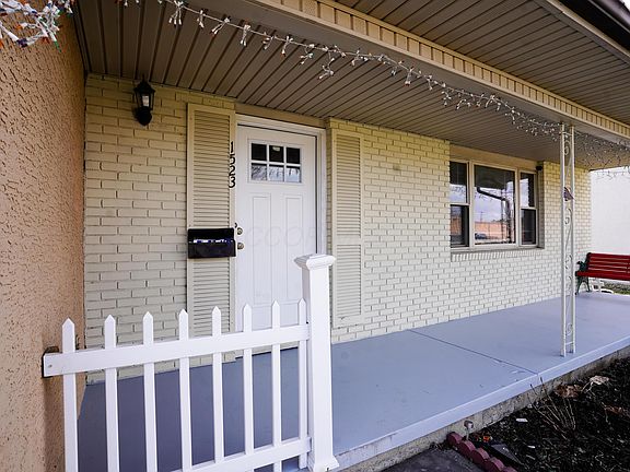 2nd image of 1523 Hempwood Dr