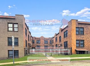 2940 Woolworth Ave #9, Omaha, NE 68105