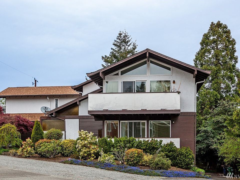 2nd image of 14320 Roosevelt Way N