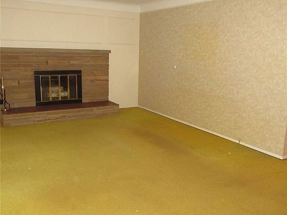 3rd image of 25888 Yeoman Dr