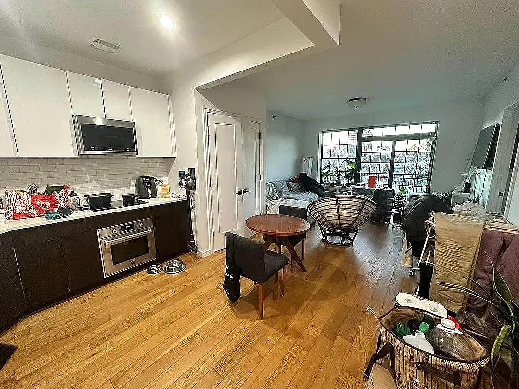 982 Madison Street — Photo 4