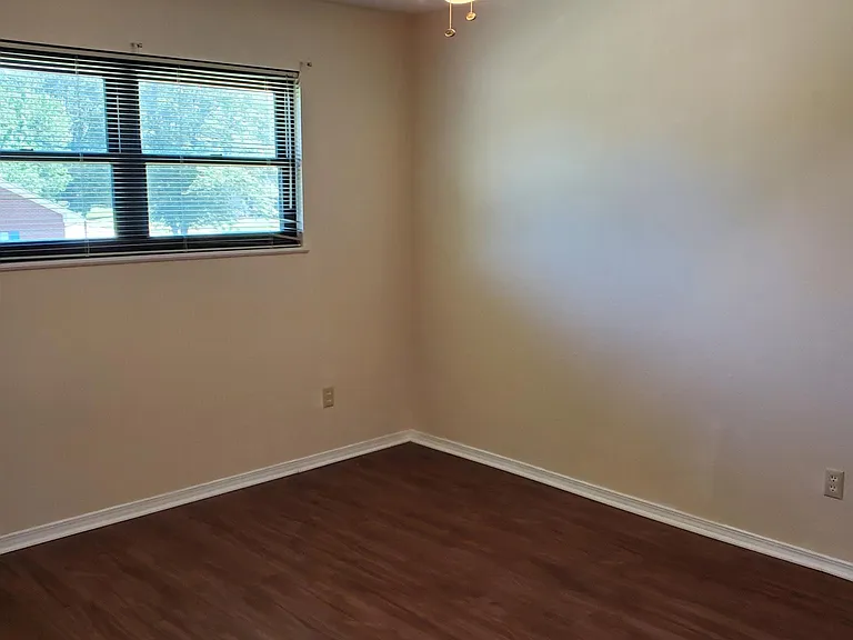 212 Deville Pl — Photo 8