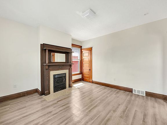3rd image of 2421 Kenilworth Ave #2