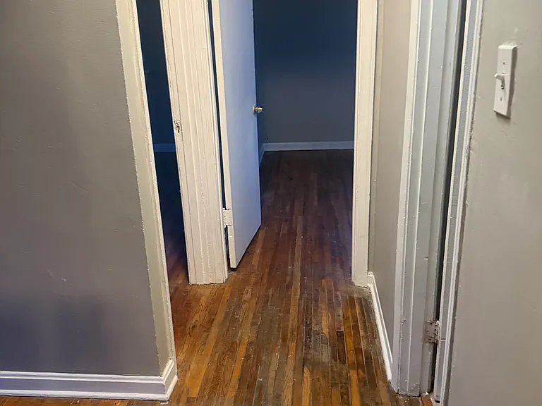822 Oak St — Photo 1