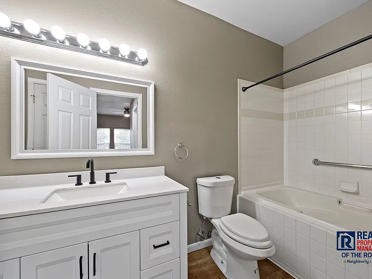 1280 Lake Cir #11C — Photo 10