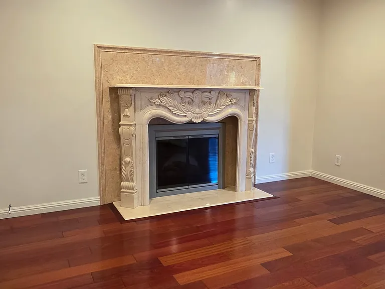 1135 Bennett Ct — Photo 2