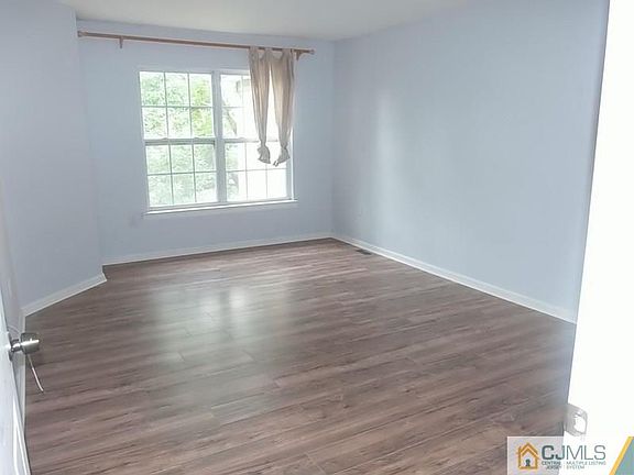 5th image of 310 Moonlight Dr #310