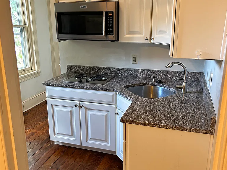 401 S Church St #3 — Photo 5