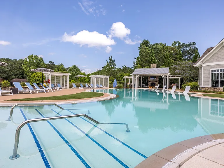 Lakeside Village Apartments