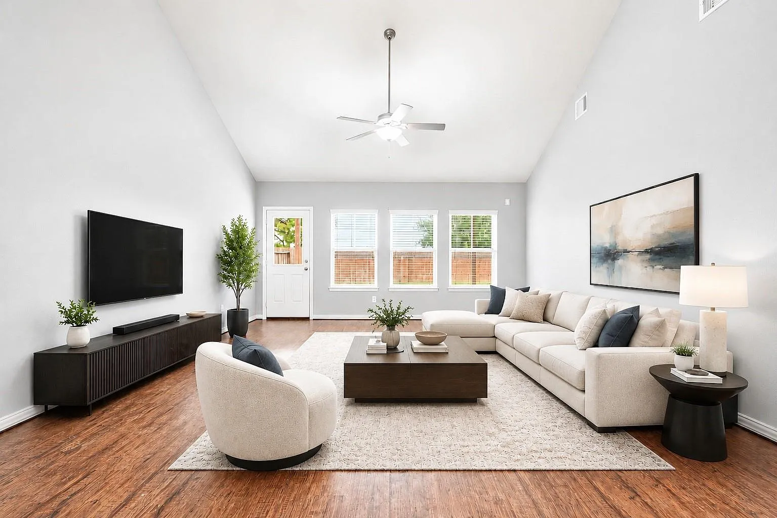 3 bed, 2.5 bath, 2498 sqft, $2,800 — Photo 4