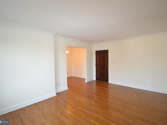 2nd image of 906 S Washington St APT 308