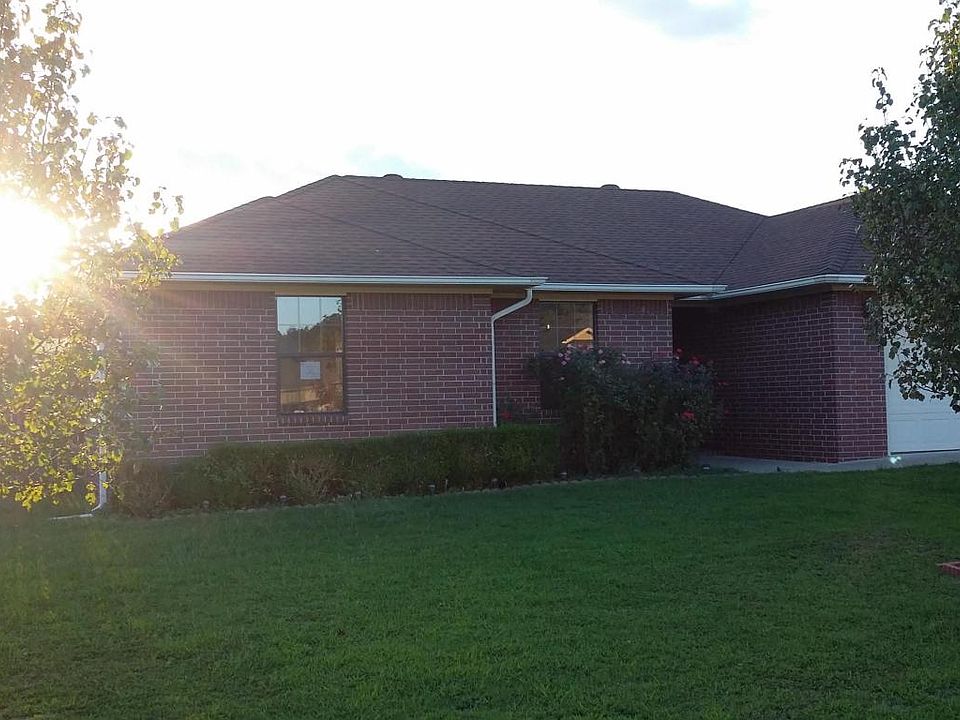 1st image of 113 Lone Oak Dr
