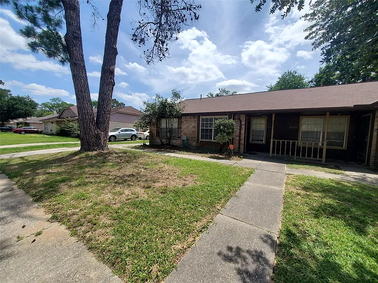 2306 Spring Dusk Ln — Photo 1
