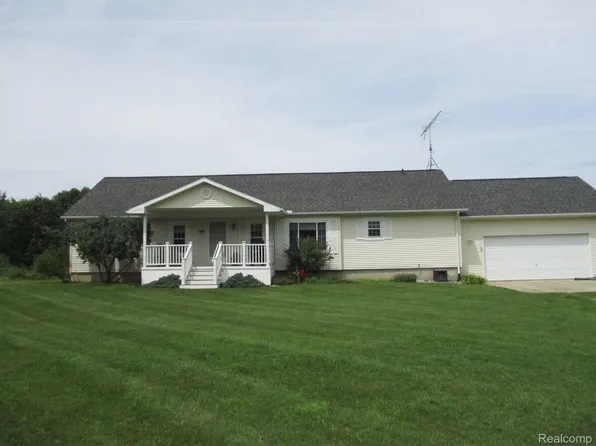 10320 Lovejoy Rd, Linden, MI 48451