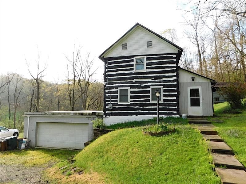 Welcome to this cozy log cabin on Trout road