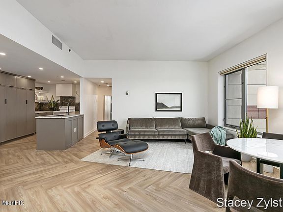 4th image of 47 Campau Cir NW #2405