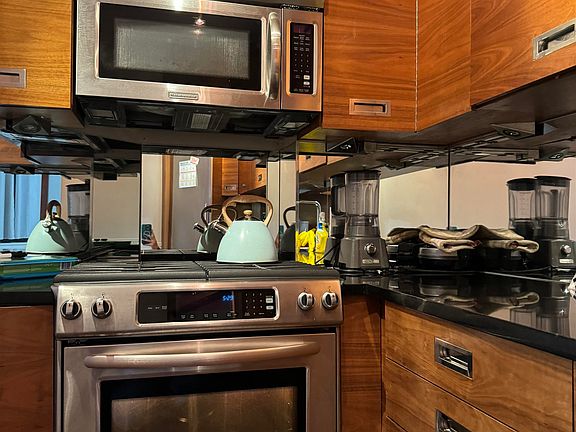 4th image of 7004 Boulevard Blvd E #5A