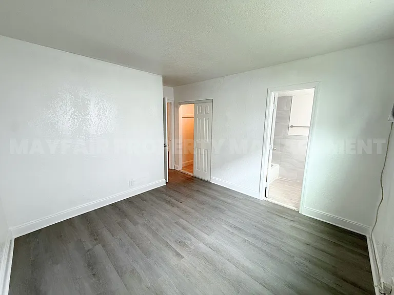 240 SW 8th St #3 — Photo 5