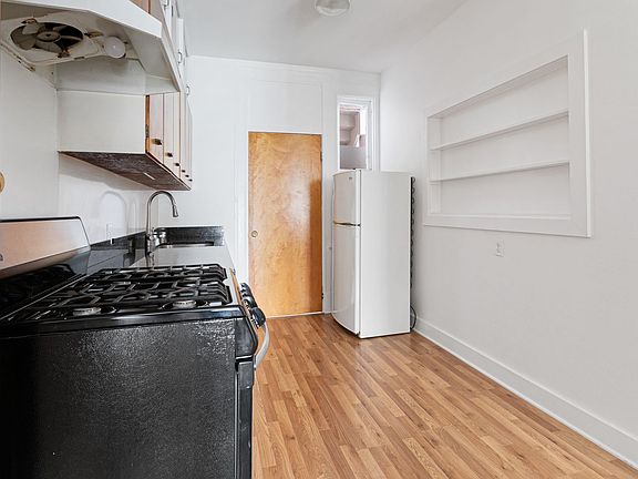 5th image of 38 Telegraph Pl #2