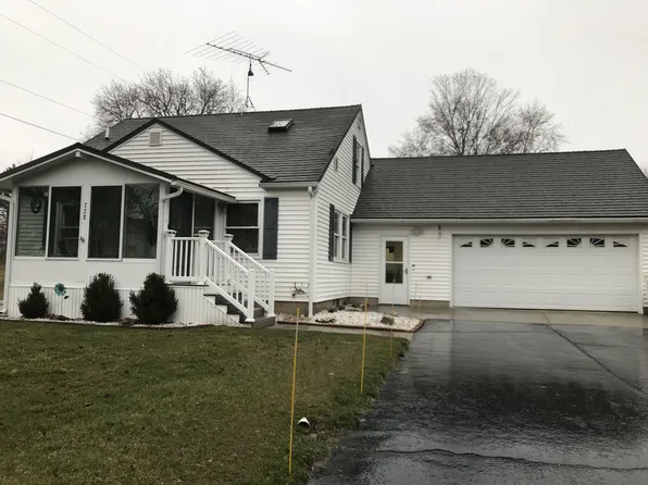 728 Ohio Ave, Fremont, MI 49412